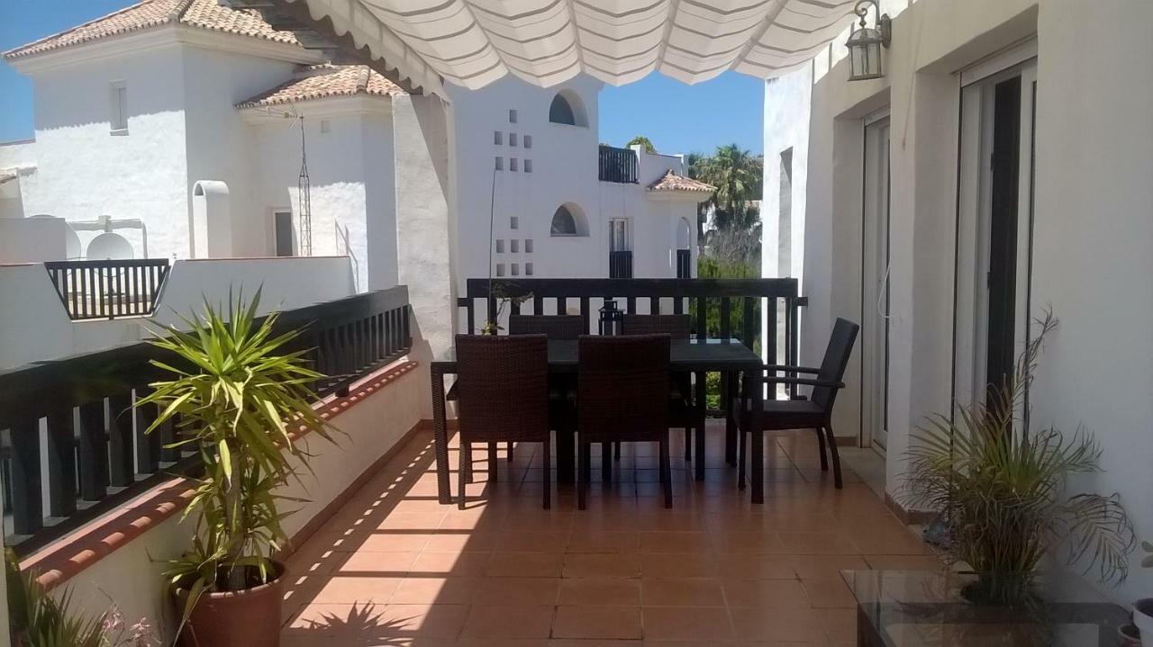 Beachfront Penthouse Apartment With Large Terrace And Breathtaking Sea Views Close To Marbella Spain Sitio de Calahonda Exterior foto